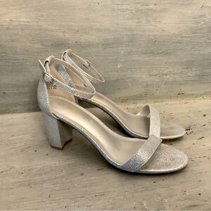 Dream Pairs Sparkly Silver Ankle Strap Heels‎ Size 10 Like New